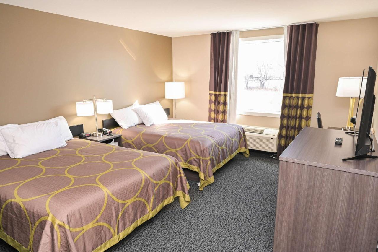 Super 8 By Wyndham Moosonee Hotell Exteriör bild