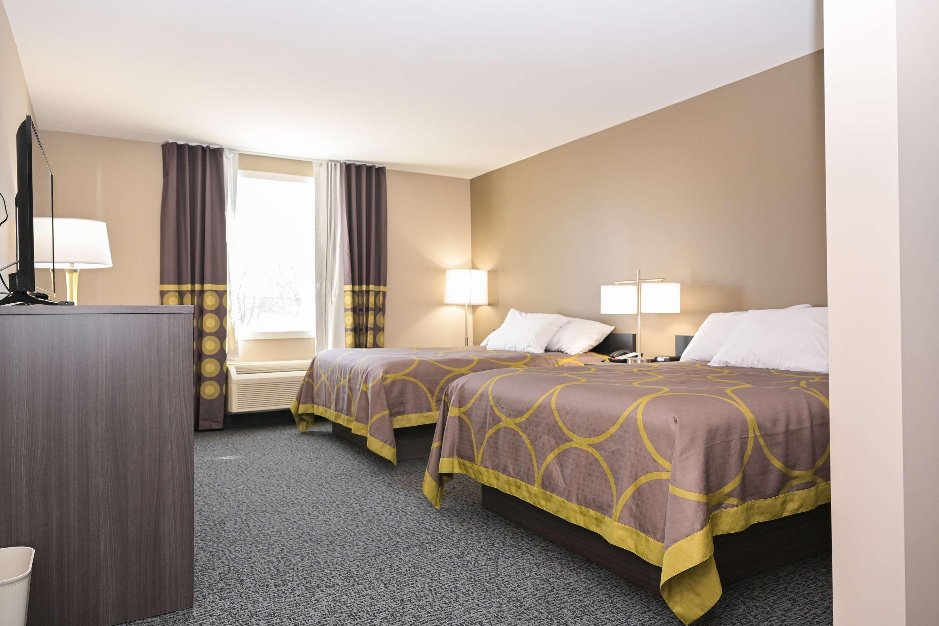 Super 8 By Wyndham Moosonee Hotell Exteriör bild