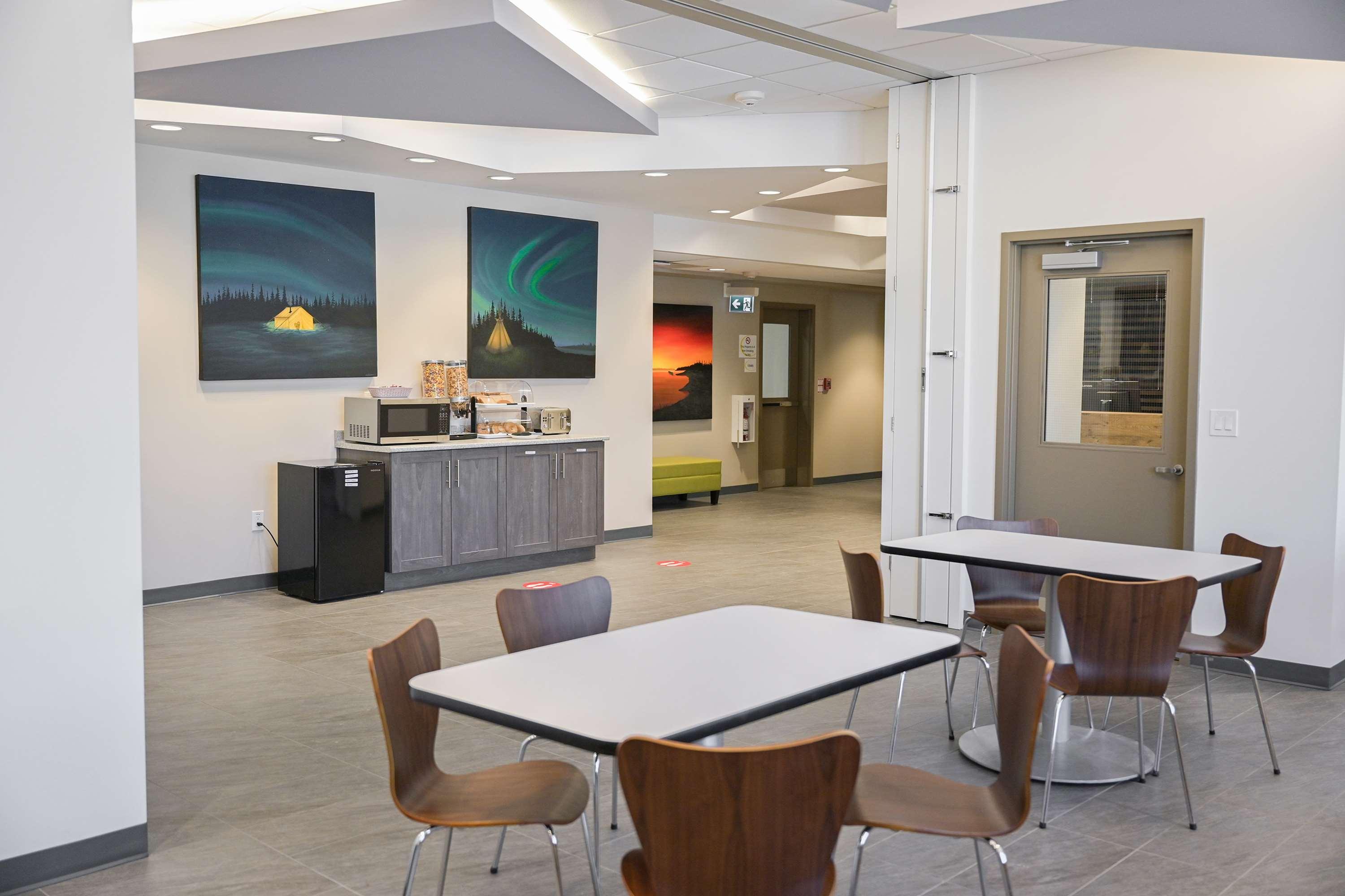 Super 8 By Wyndham Moosonee Hotell Exteriör bild