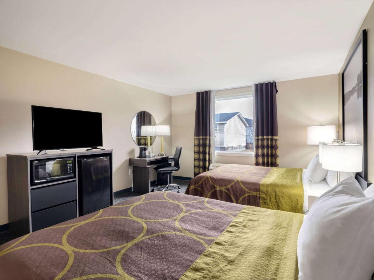 Super 8 By Wyndham Moosonee Hotell Exteriör bild